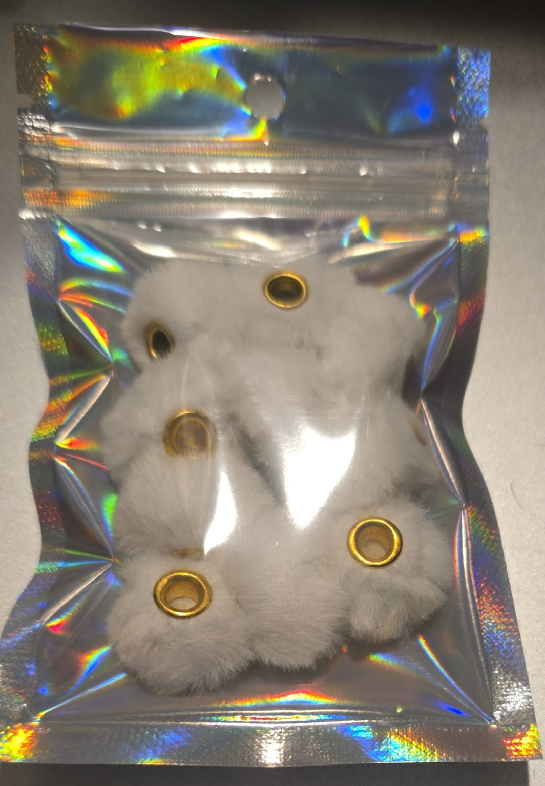 Fluffy beads 10pk white