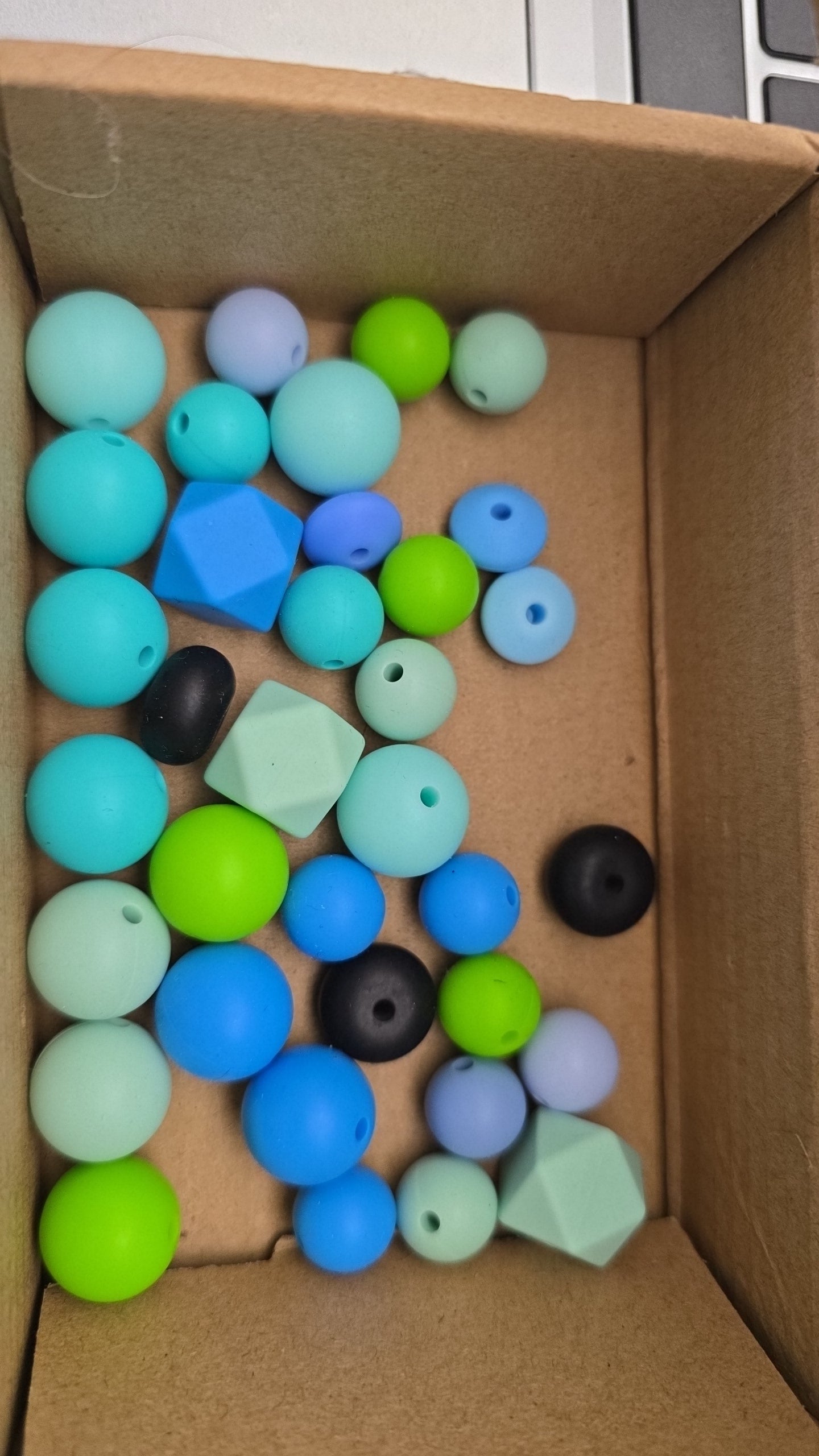 Silicone bead packs