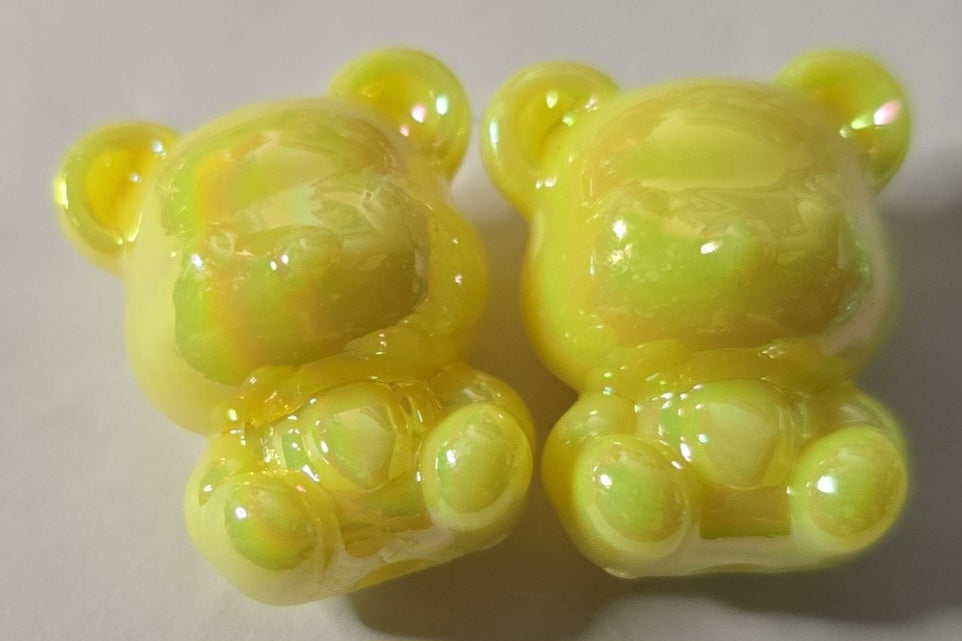 Iridescent acrylic bear beads